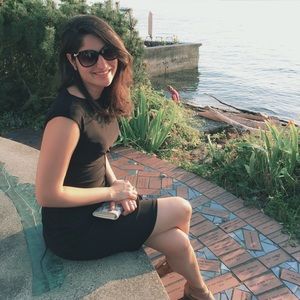 Meet your Posher, Malika